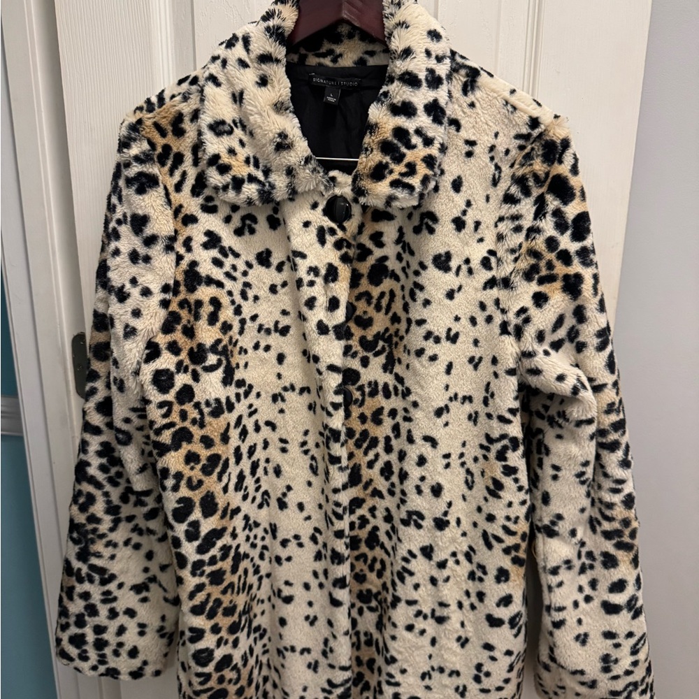 Signature Studio Cream and Black Teddy Jacket